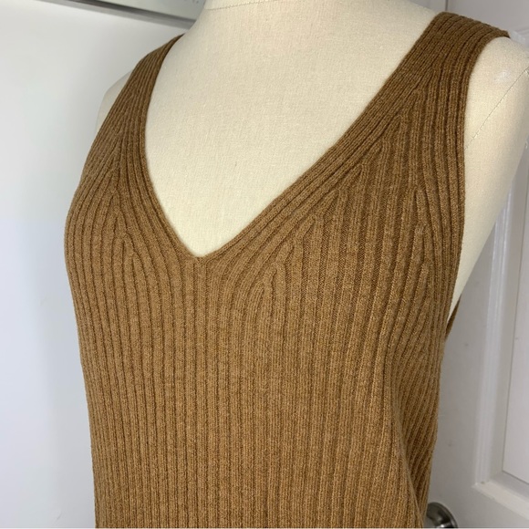 NWT GAP Cocoa Powder Brown CashSoft Rib Tank Top Sleeveless Sweater Top size XS - Picture 4 of 7